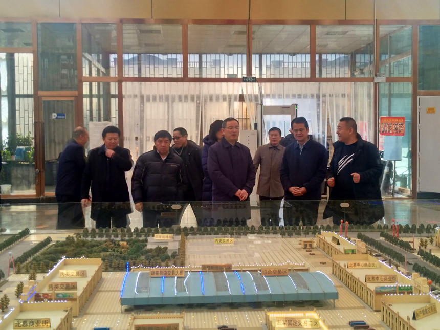 圖為，自治區常務(wù)副主席調研北慕_副本.jpg